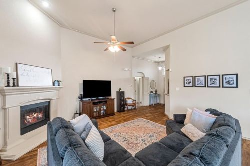 6108 Kristen Dr, Fort Worth TX  76131-1281 exterior