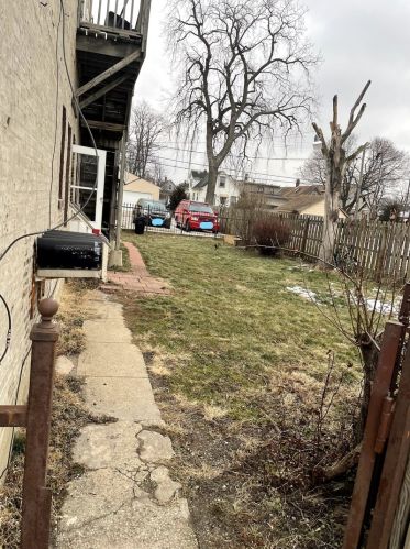 15633 Halsted St, Dixmoor, IL