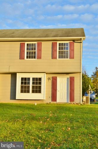 87 Hillside Dr, Maurertown, VA 22644-2677