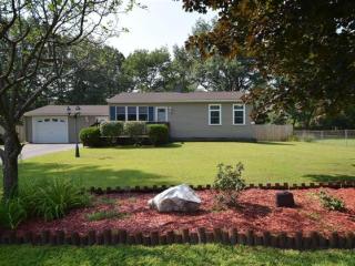 140 Greenwood Dr, Colchester VT  05446-1624 exterior