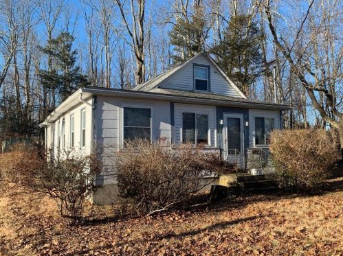 600 Cole Farm Rd, Warwick, RI 02889-1359