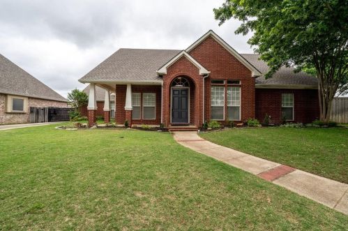 7808 Baywood Ct, Fort Worth, TX 76182-6721