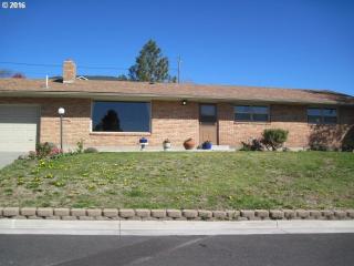 301 Ingram Ln, Cayuse OR  97801-1449 exterior