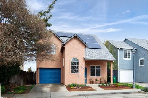 2474 England St, Chico, CA 95928-9401