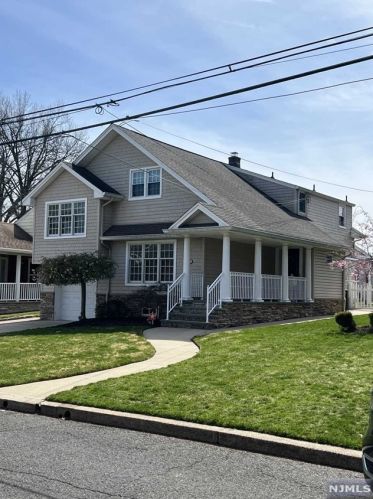 126 Cleveland Ave, Hasbrouck Heights, NJ 07604-1021