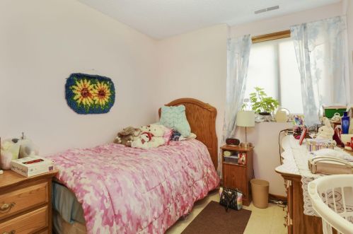 1205 Junction Ave, Saint Paul MN  55109-3433 exterior