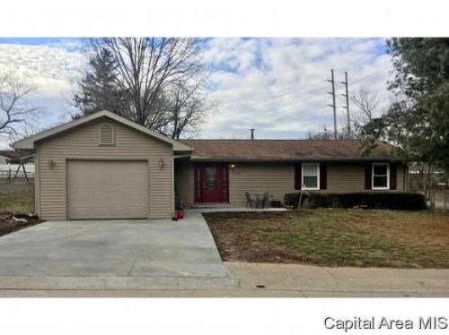 108 Washington St, Riverton, IL 62561-6079