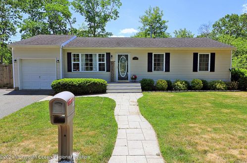 329 Letts Ave, Lacey, NJ 08731-2659