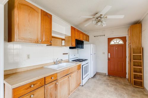 1458 Almond Ave, Saint Paul MN  55108-2536 exterior