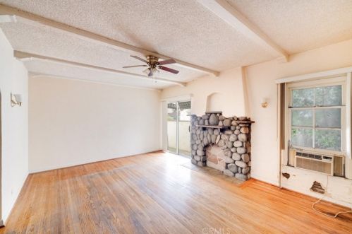 724 Acacia Ave, Glendale CA  91205-3006 exterior