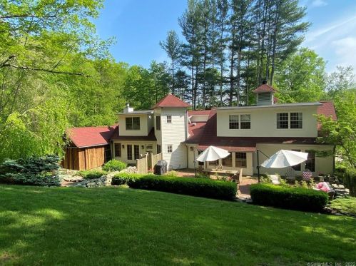 156 Weekeepeemee Rd, Woodbury, CT 06798-2032