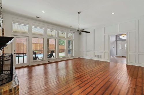 2221 Lorraine Dr, Carrollton TX 75006-4322 exterior