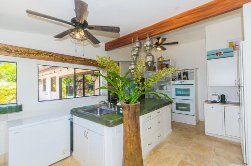 444 Halemaumau St, Honolulu HI  96821-2057 exterior