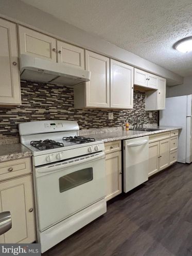 119 Kenwood Dr, Erial, NJ 08081-4200