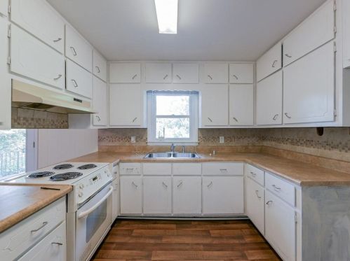 935 Pine Roc Way, Stone Mountain, GA 30083-3525