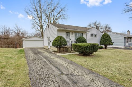 2108 Indian Rd, Waukegan, IL 60087-4523
