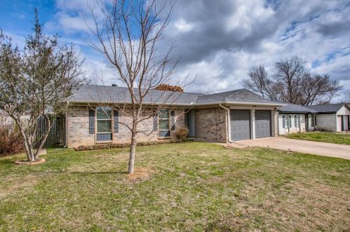 6005 Kary Lynn Dr, Fort Worth TX  76148-1634 exterior