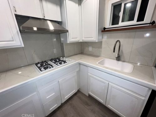 329 Harbor Blvd, Santa Ana, CA 92703-3338