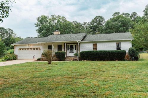 196 Russell Ln, Carrollton, GA 30116-5208