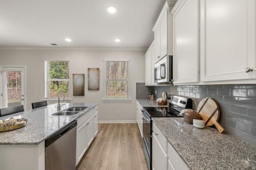 579 Hancock Dr, Atlanta GA  30354-2513 exterior