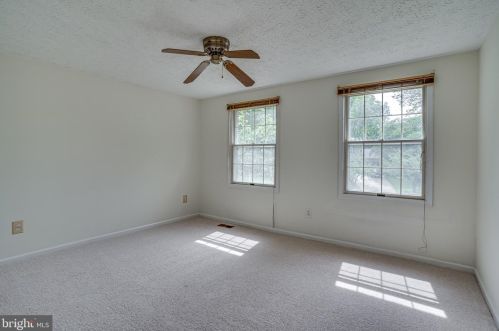 6315 Falling Brk Dr, Springfield VA  22015-4033 exterior