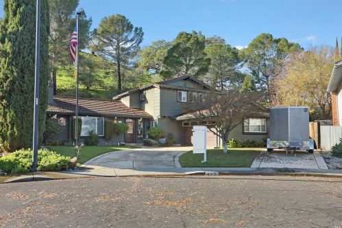 429 Oak View Dr, Vacaville, CA 95688-4223