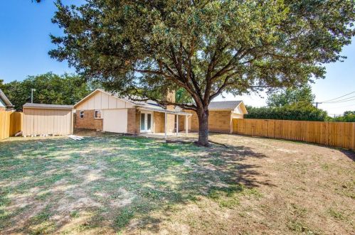 3451 Livingston Ln, Carrollton TX 75007-3212 exterior