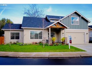 1077 40th St, Springfield OR  97478-6579 exterior