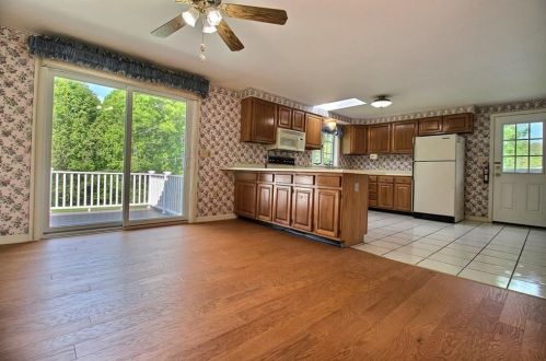 41 Diamond Hill Rd, Westerly, RI 02808-1757