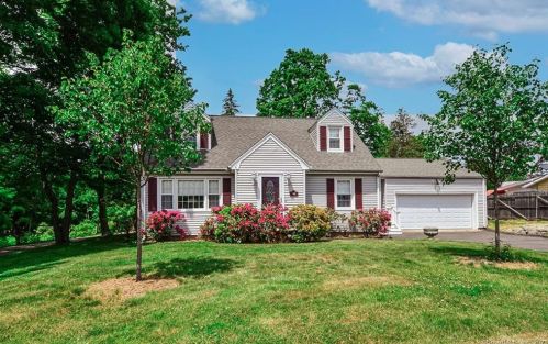 50 Benedict St, Norwalk, CT 06850-2832