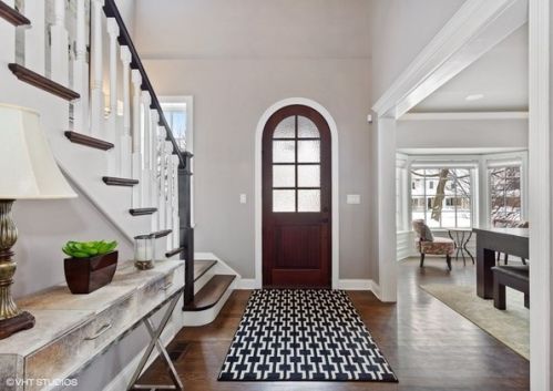 26 Golf Ave, Willowbrook, IL 60514-1222