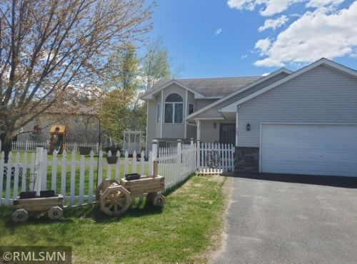 505 Horseshoe Ln, Day, MN 55006-3217