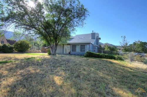 21221 Carriage Dr, Tehachapi, CA 93561-6801