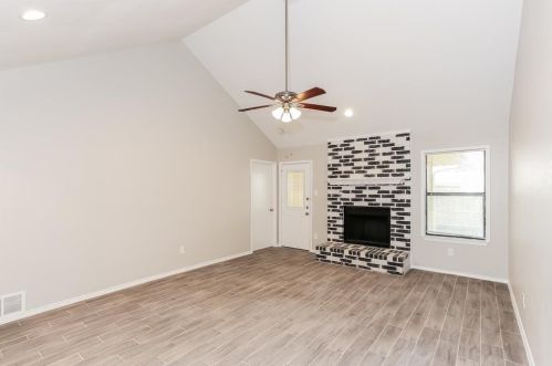 1421 Lincolnshire Way, Fort Worth TX  76134-5515 exterior