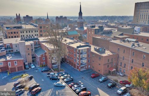 153 King St, Lancaster, PA 17602-2812