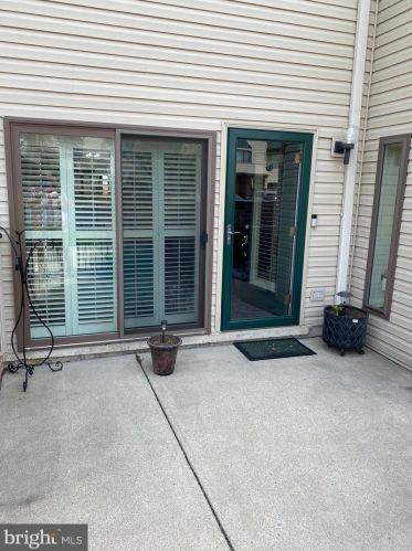 1305 Cherrington Dr, Harrisburg, PA 17110-9497