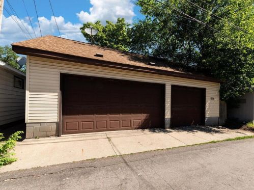1076 Charles Ave, Saint Paul MN  55104-2617 exterior