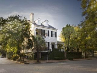331 Barnard St, Savannah GA  31401-4220 exterior