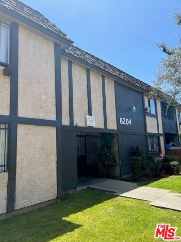 8204 Langdon Ave, Van Nuys, CA 91406-1351