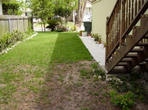 7705 Pruitt Dr, Galveston, TX 77554-9031