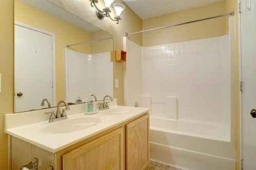 5232 Bedfordshire Dr, Fort Worth TX  76135-1437 exterior