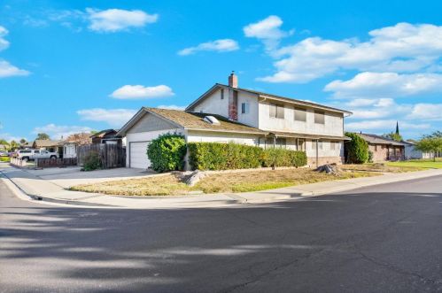 1614 Maywood Ave, Manteca, CA 95336-2817