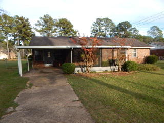 1819 Lakeridge Dr, Albany, GA 31707-3105
