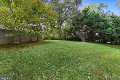 4 Locksley Ct, Silver Spring MD 20904-6321 exterior