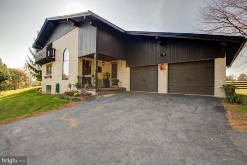 729 Swover Creek Rd, Edinburg, VA 22824-3033