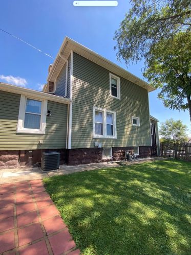 1 Ivy St, Joliet, IL 60436-1674