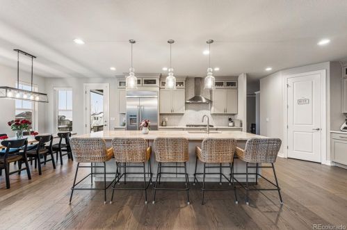 27760 Lakeview Dr, Aurora CO  80016 exterior