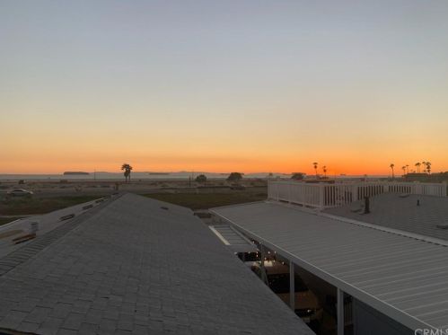 21752 Pacific Coast Hwy, Huntington Beach CA  92646-7619 exterior