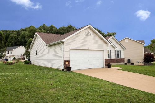 201 Silica Dr, Festus, MO 63028-4766
