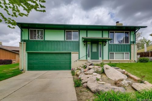 2822 Roslyn St, Denver, CO 80231-6051